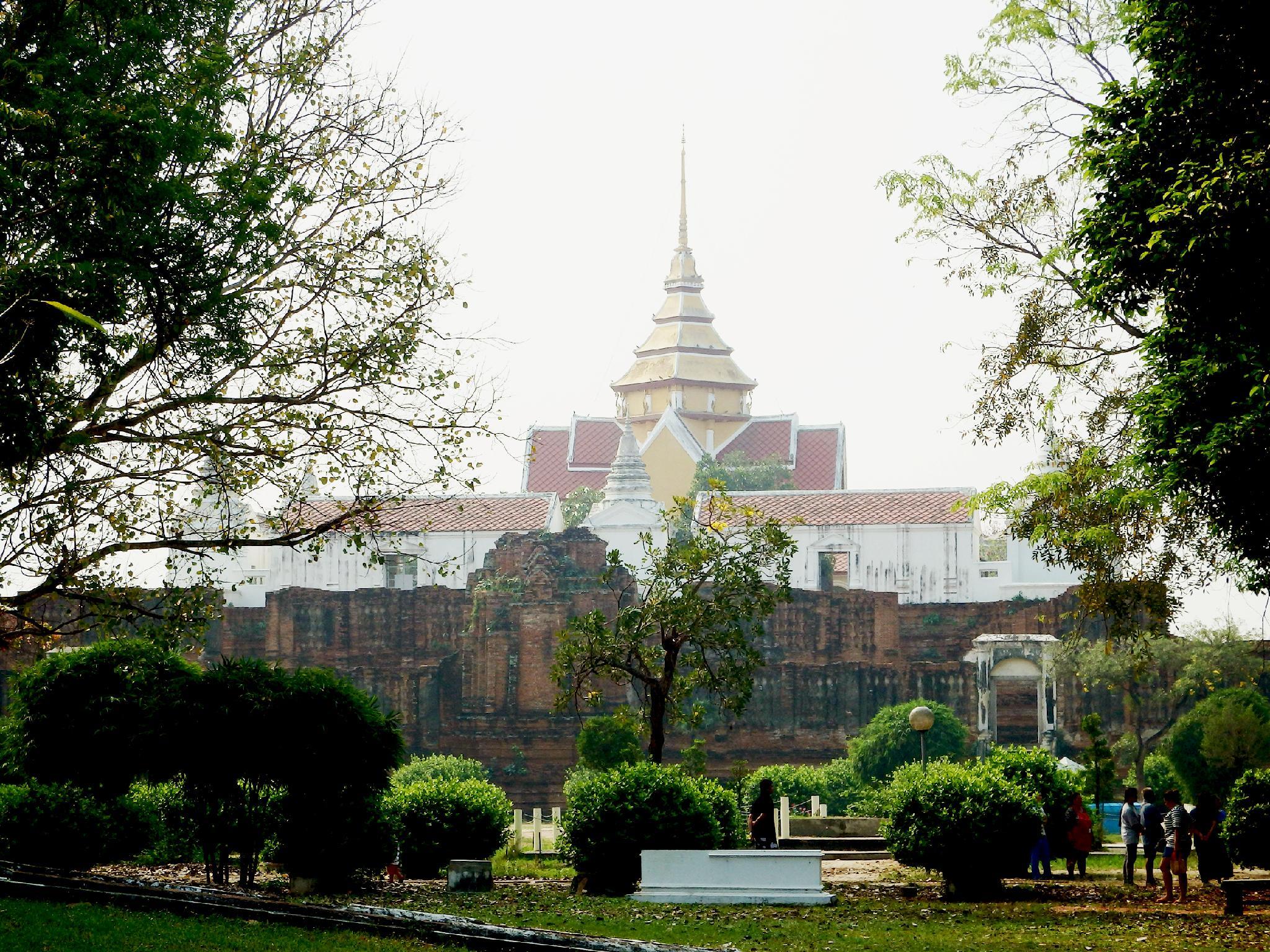 Nơi tham quan gần đây