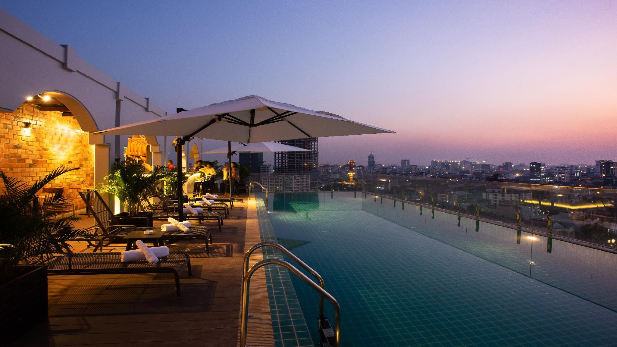 Quán bar cạnh bể bơi