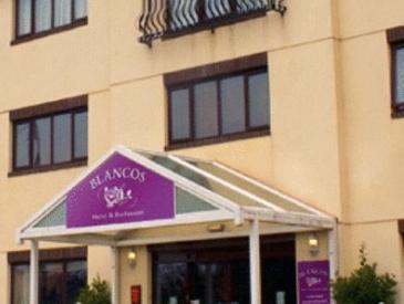 Ngoại cảnh khách sạn