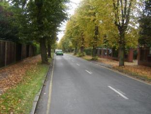 Khu vực xung quanh