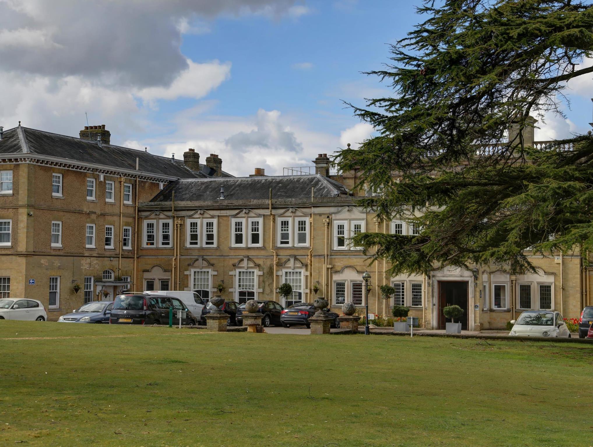 Ngoại cảnh khách sạn