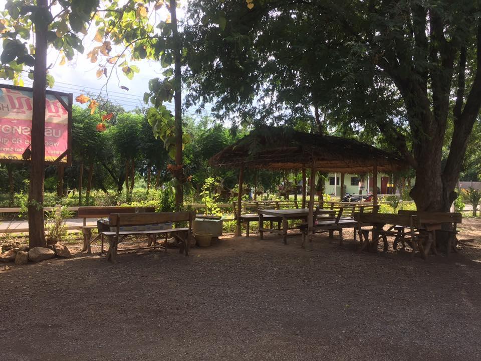 Khu vực xung quanh