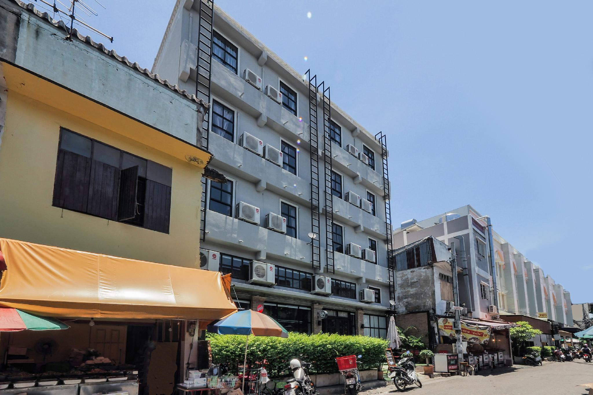 Ngoại cảnh khách sạn