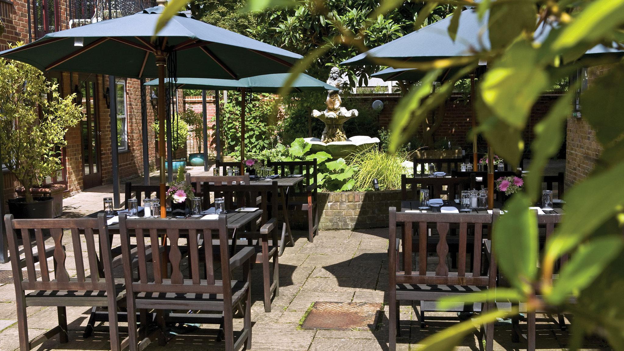 Ngoại cảnh khách sạn