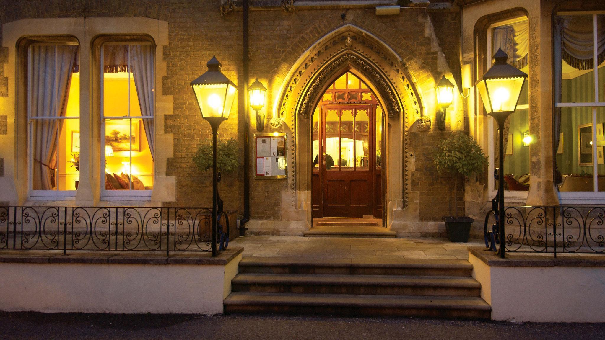 Ngoại cảnh khách sạn