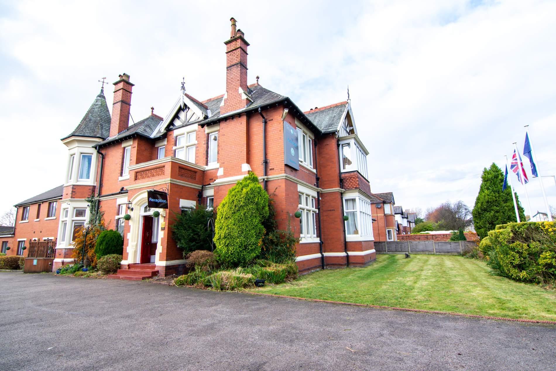 Ngoại cảnh khách sạn