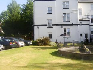 Ngoại cảnh khách sạn