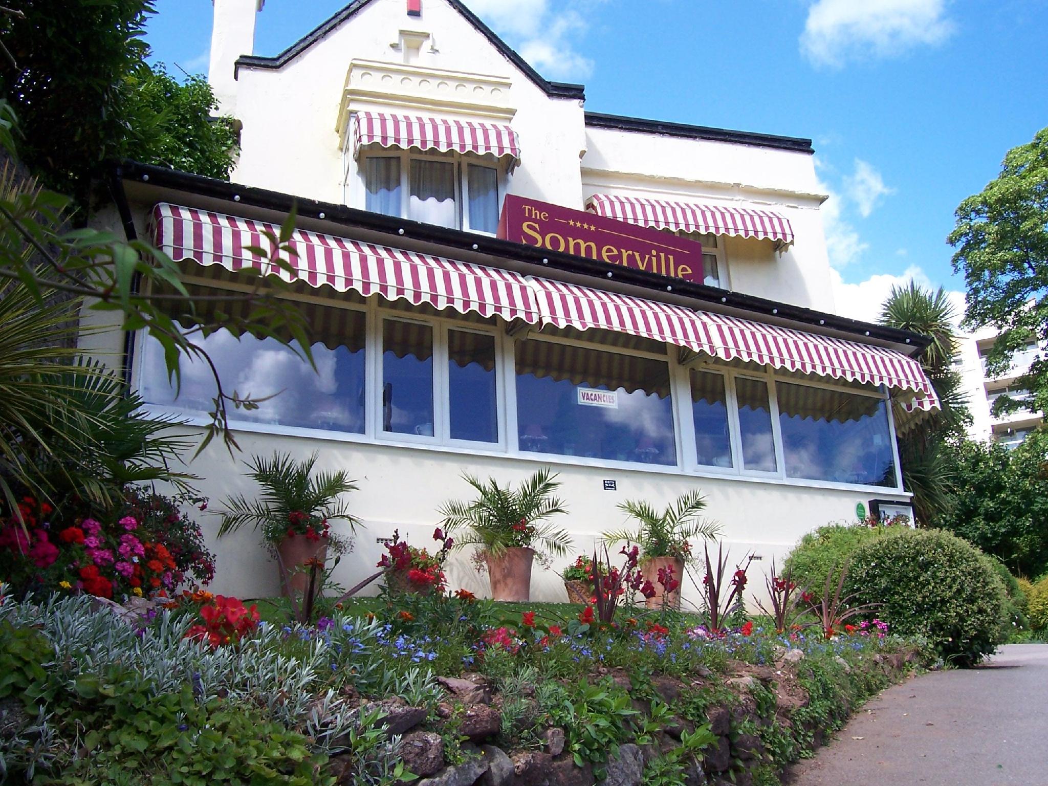 Ngoại cảnh khách sạn