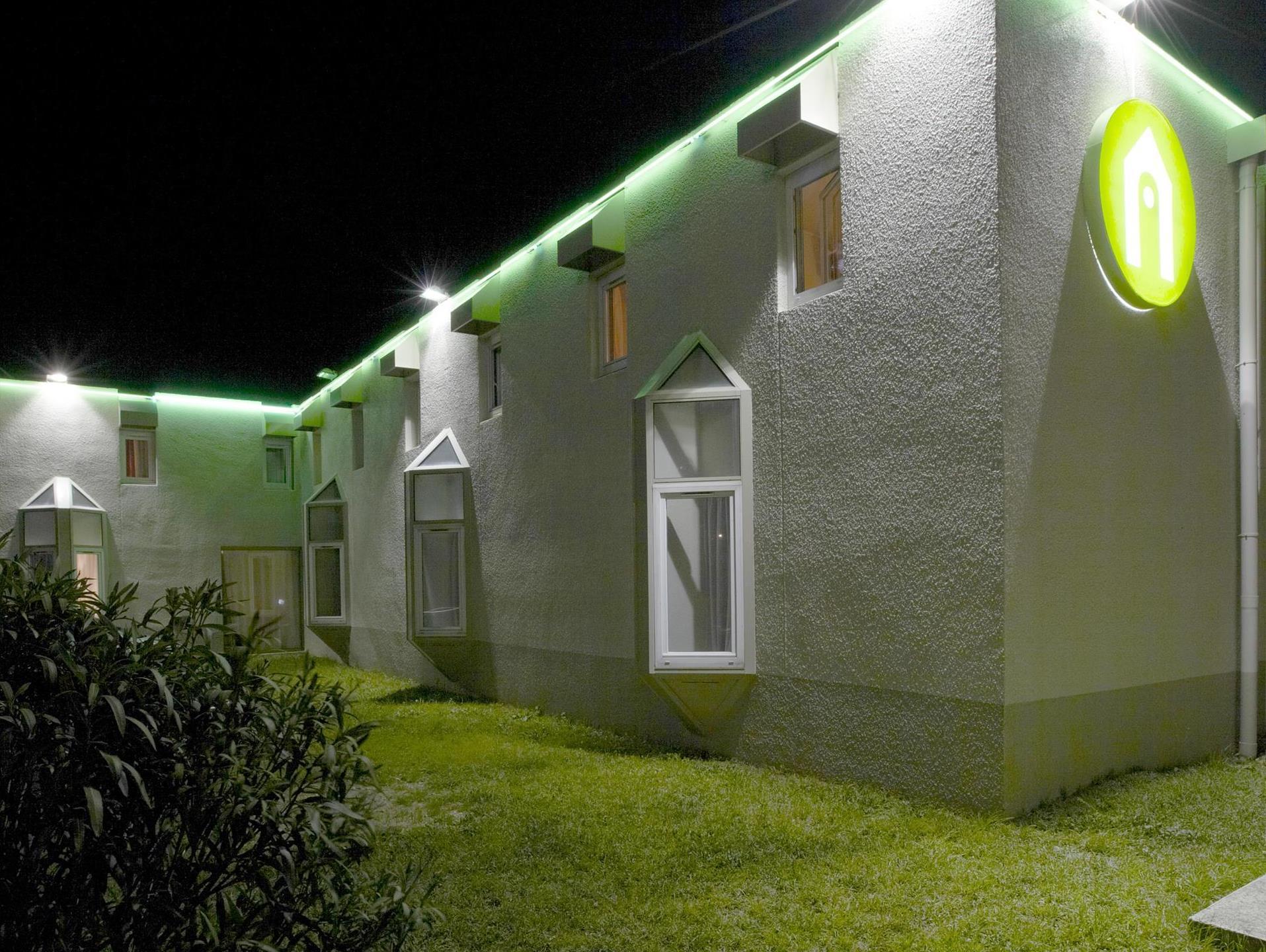 Ngoại cảnh khách sạn