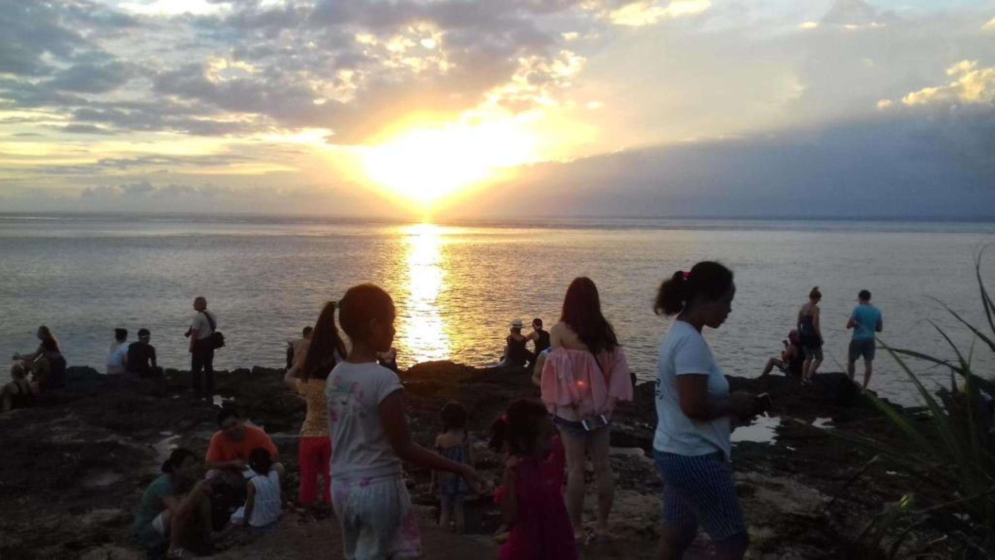 Nơi tham quan gần đây