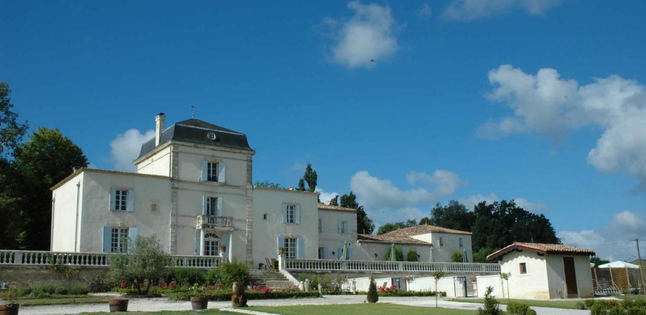 Ngoại cảnh khách sạn