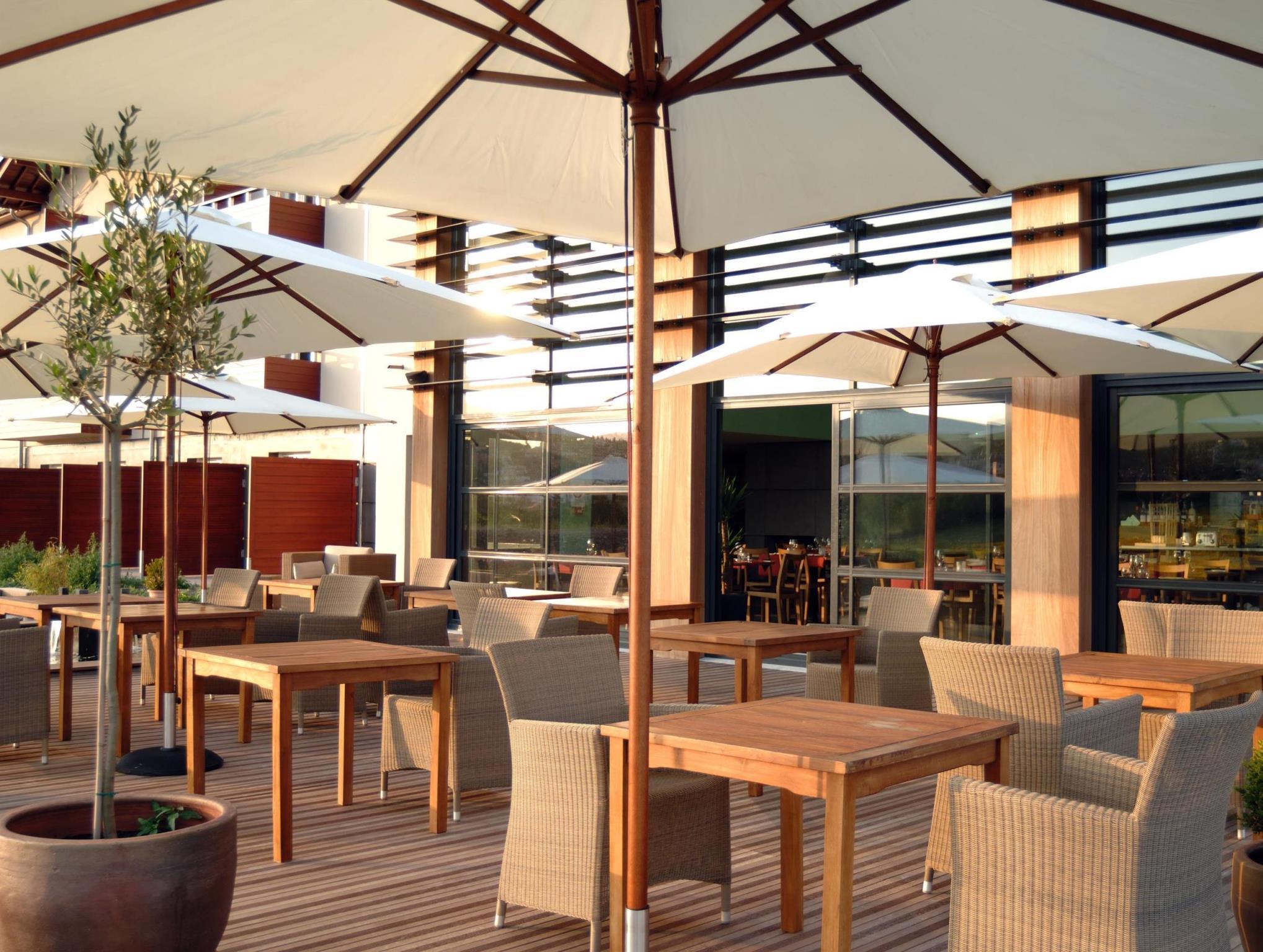 Ngoại cảnh khách sạn