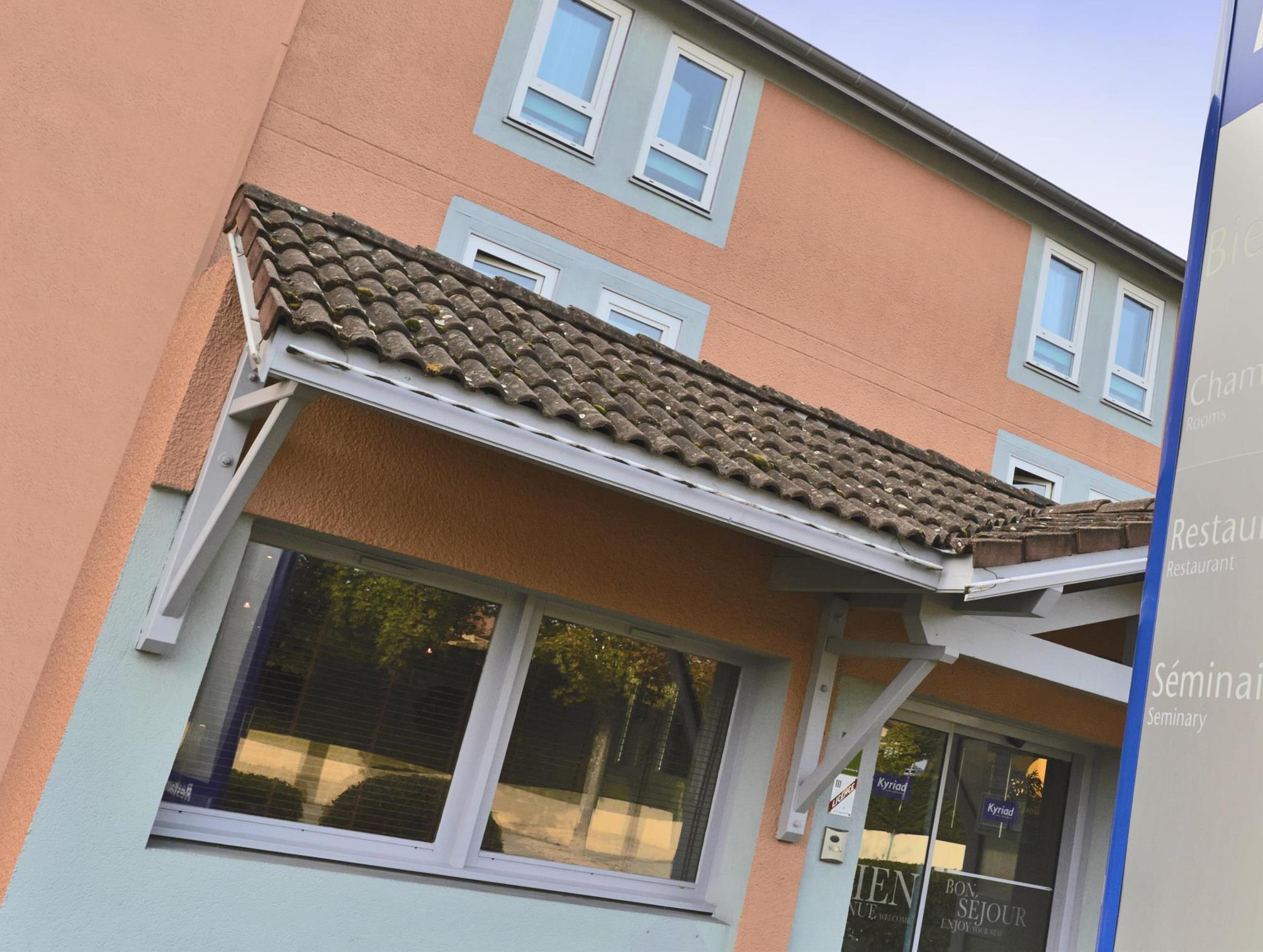 Ngoại cảnh khách sạn