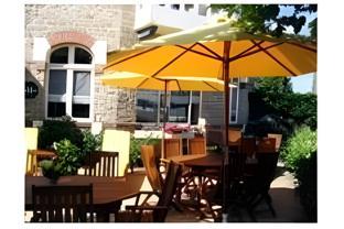 Ngoại cảnh khách sạn