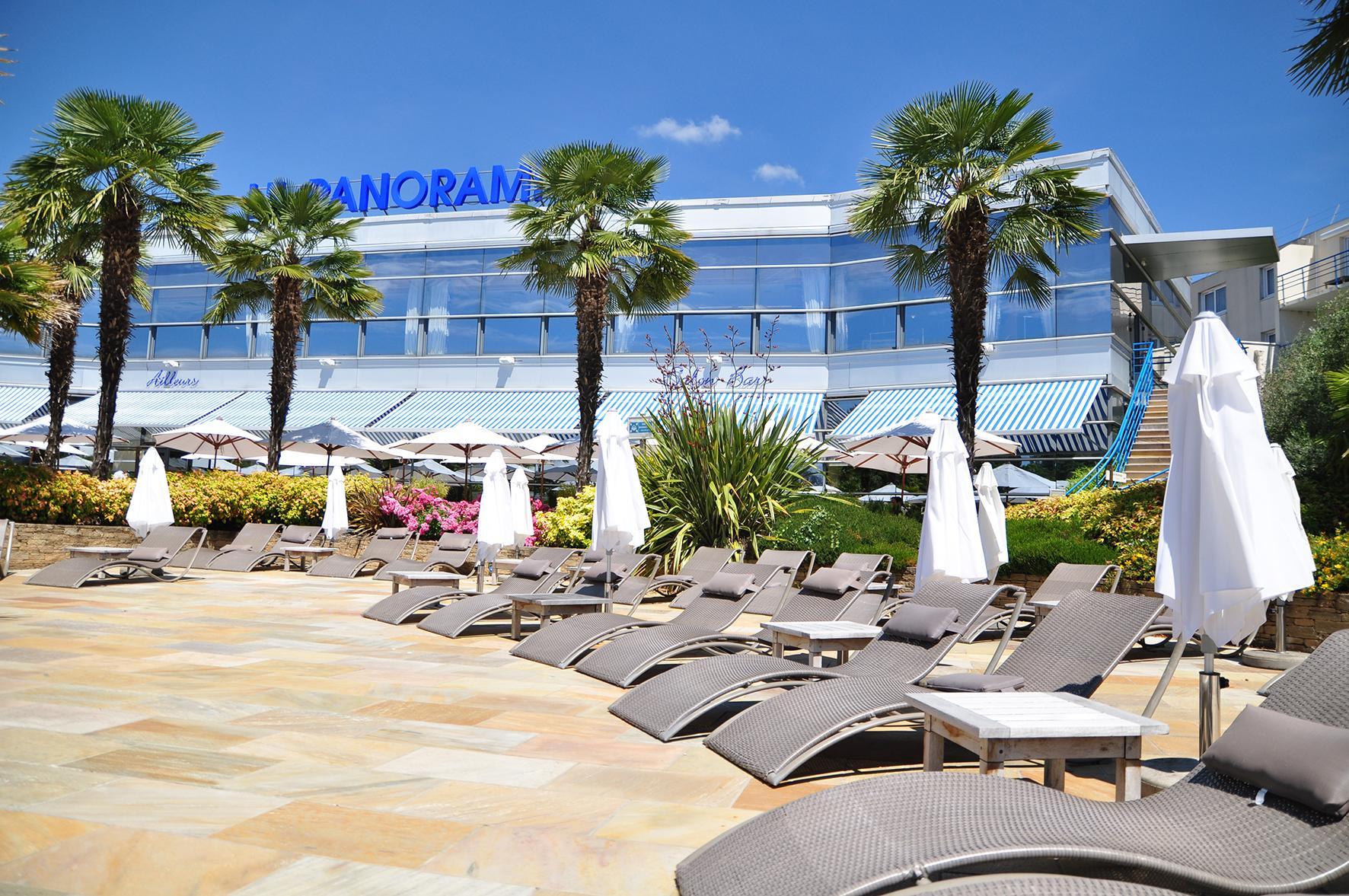 Ngoại cảnh khách sạn