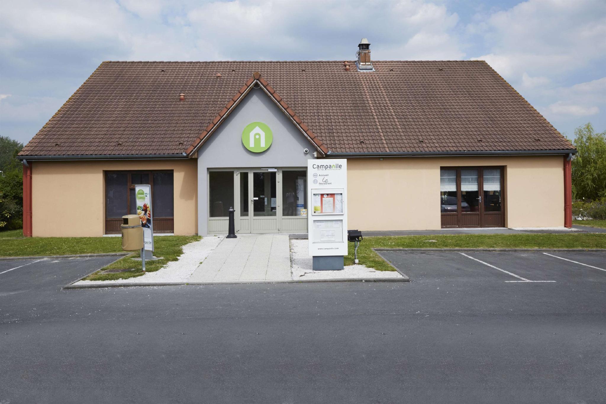 Ngoại cảnh khách sạn