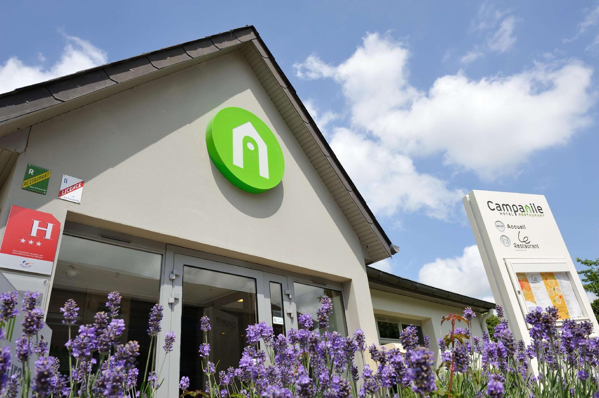 Ngoại cảnh khách sạn