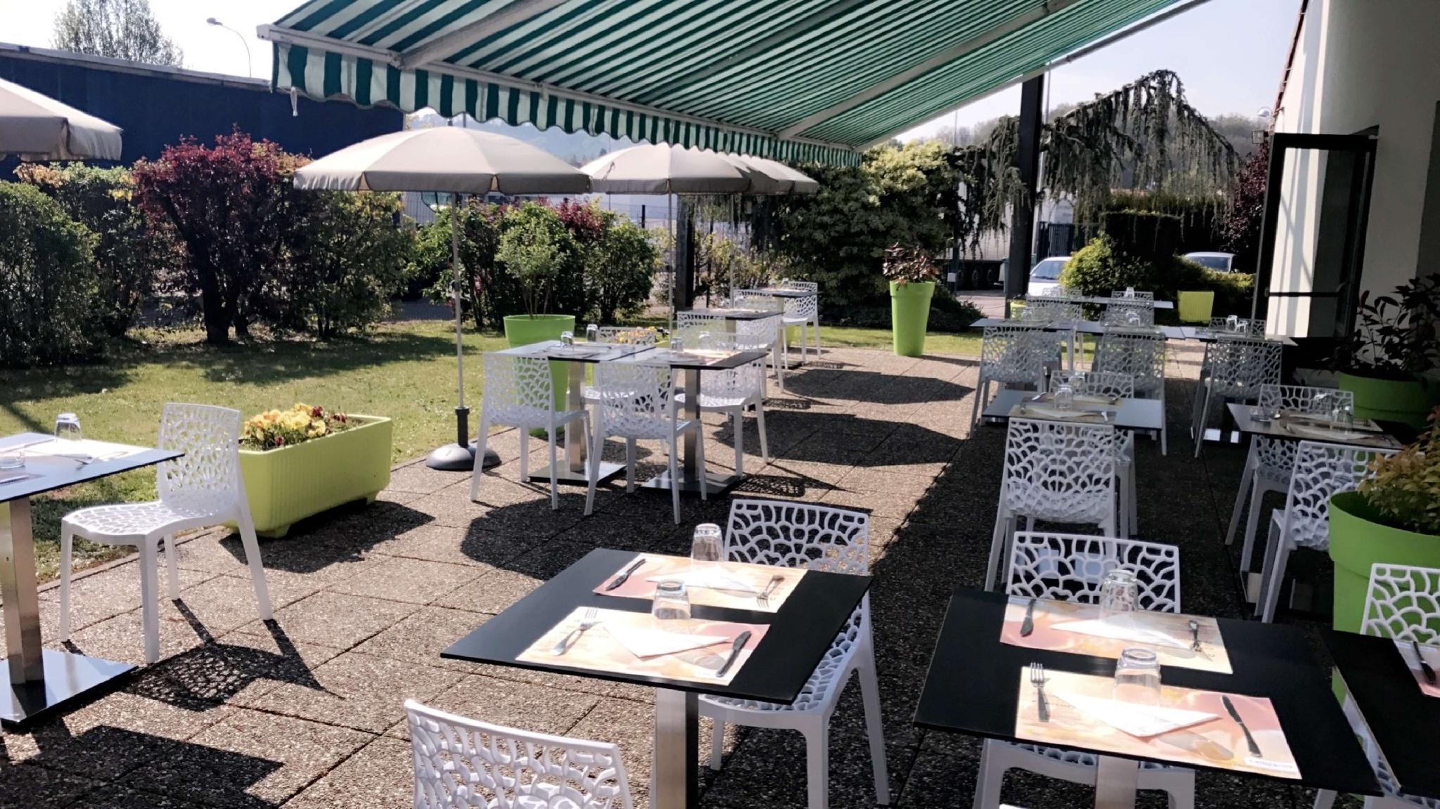 Ngoại cảnh khách sạn