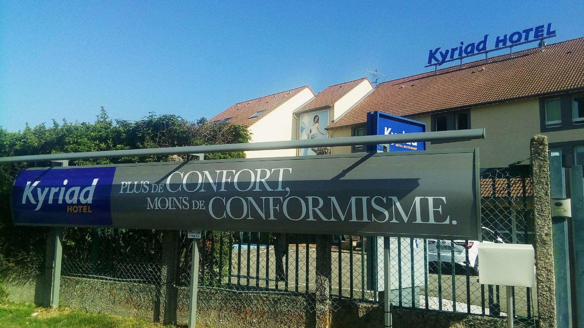 Ngoại cảnh khách sạn