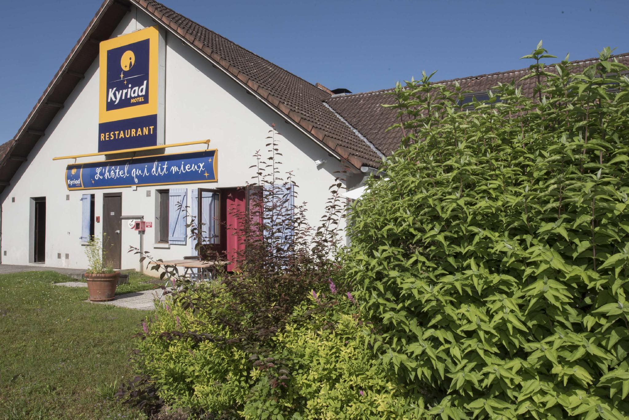 Ngoại cảnh khách sạn