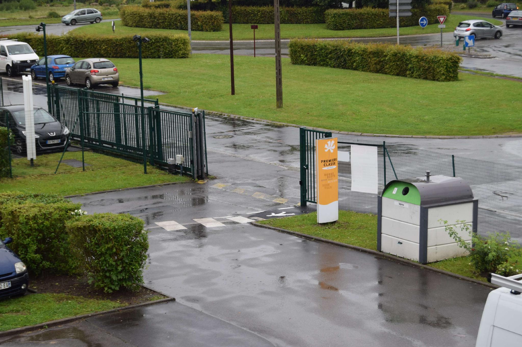 Ngoại cảnh khách sạn