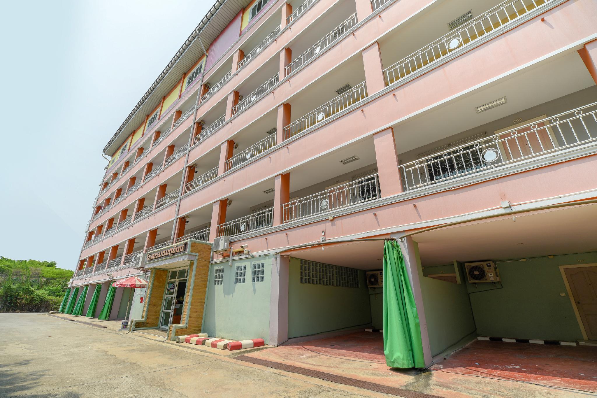 Ngoại cảnh khách sạn