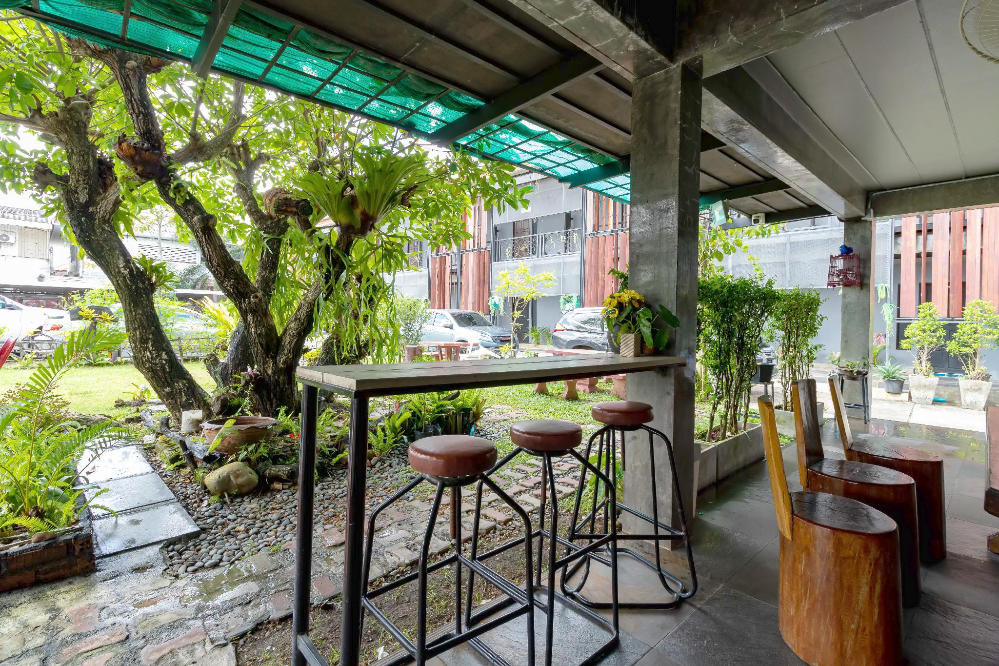 Ngoại cảnh khách sạn