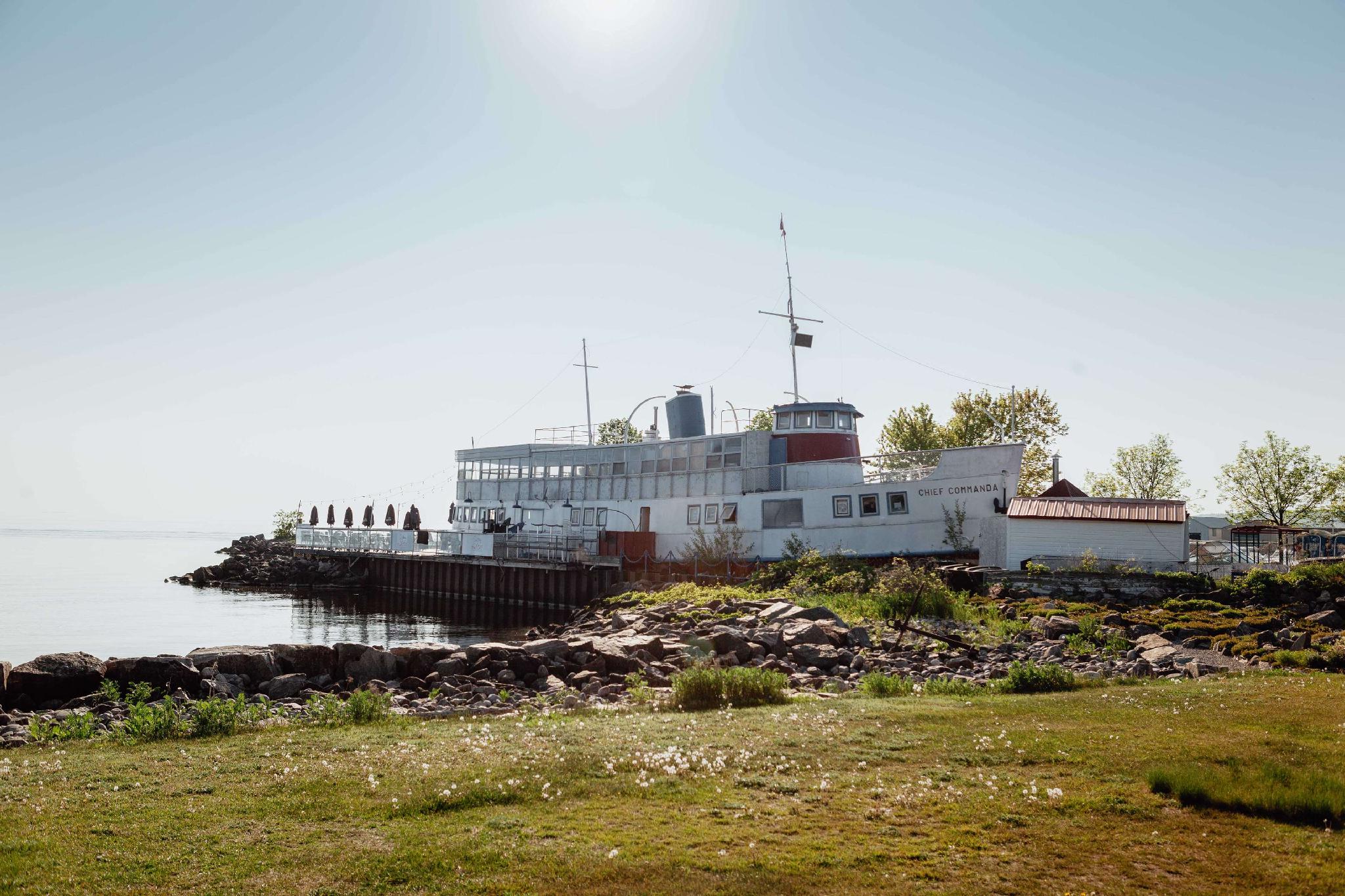 Nơi tham quan gần đây