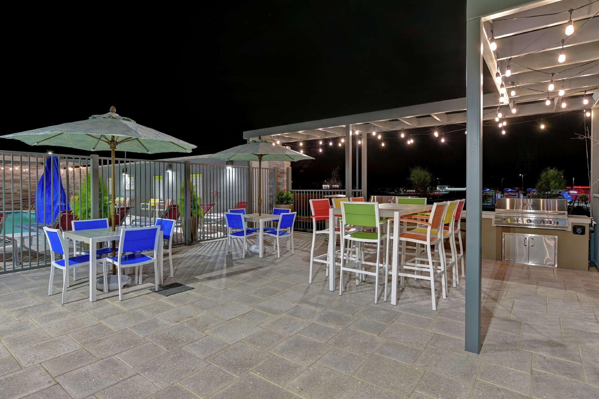 Ngoại cảnh khách sạn