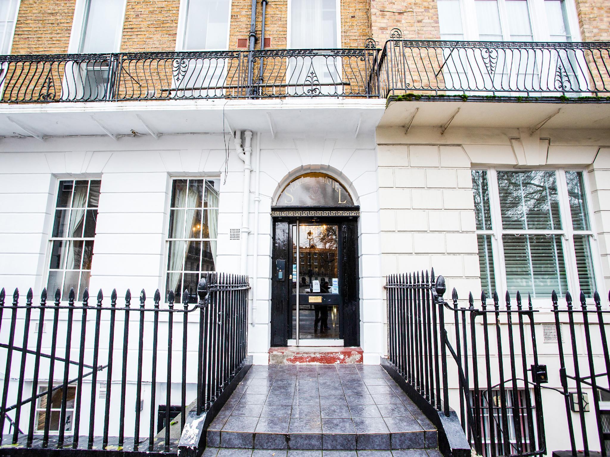 Ngoại cảnh khách sạn