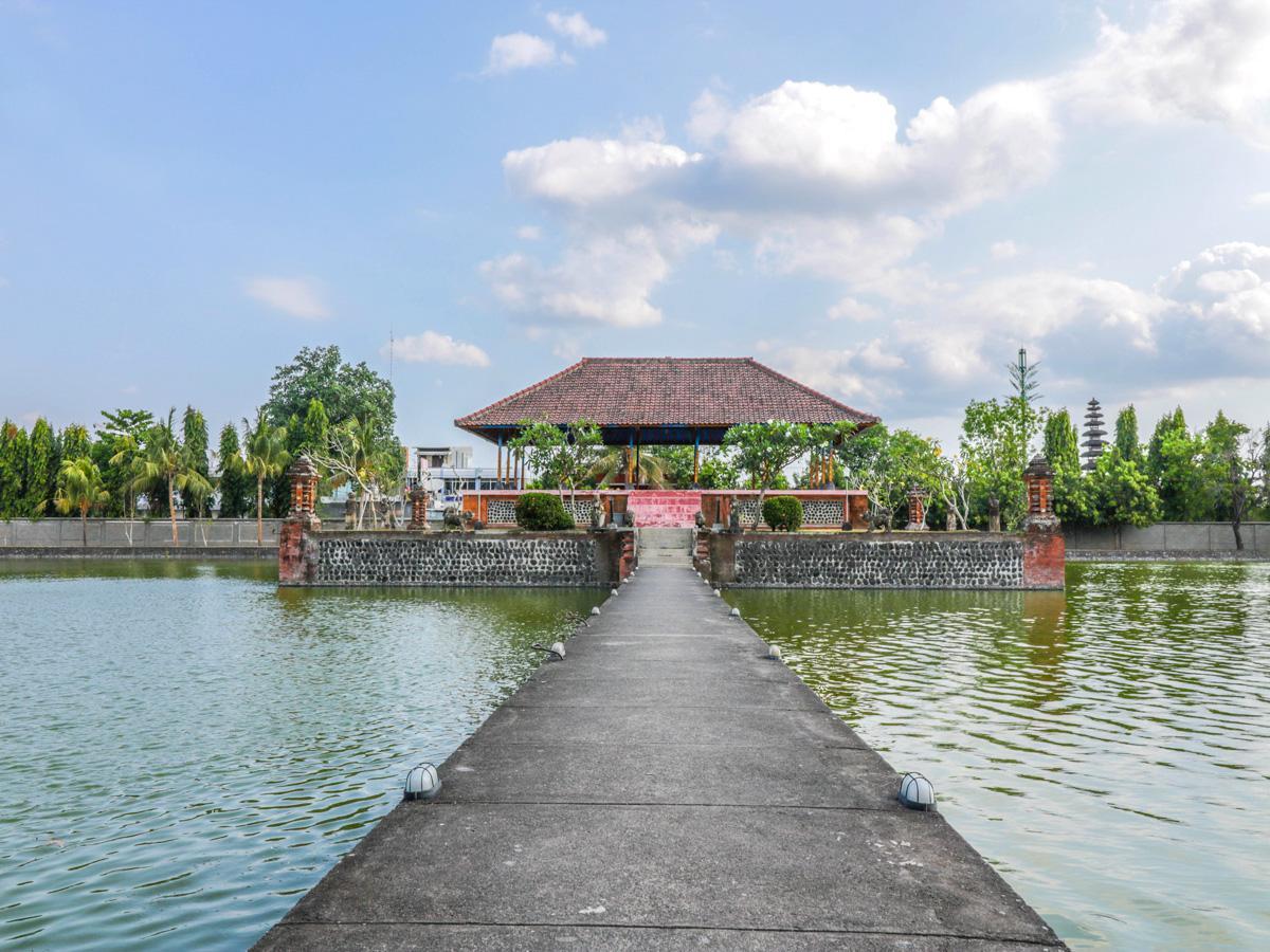 Khu vực xung quanh