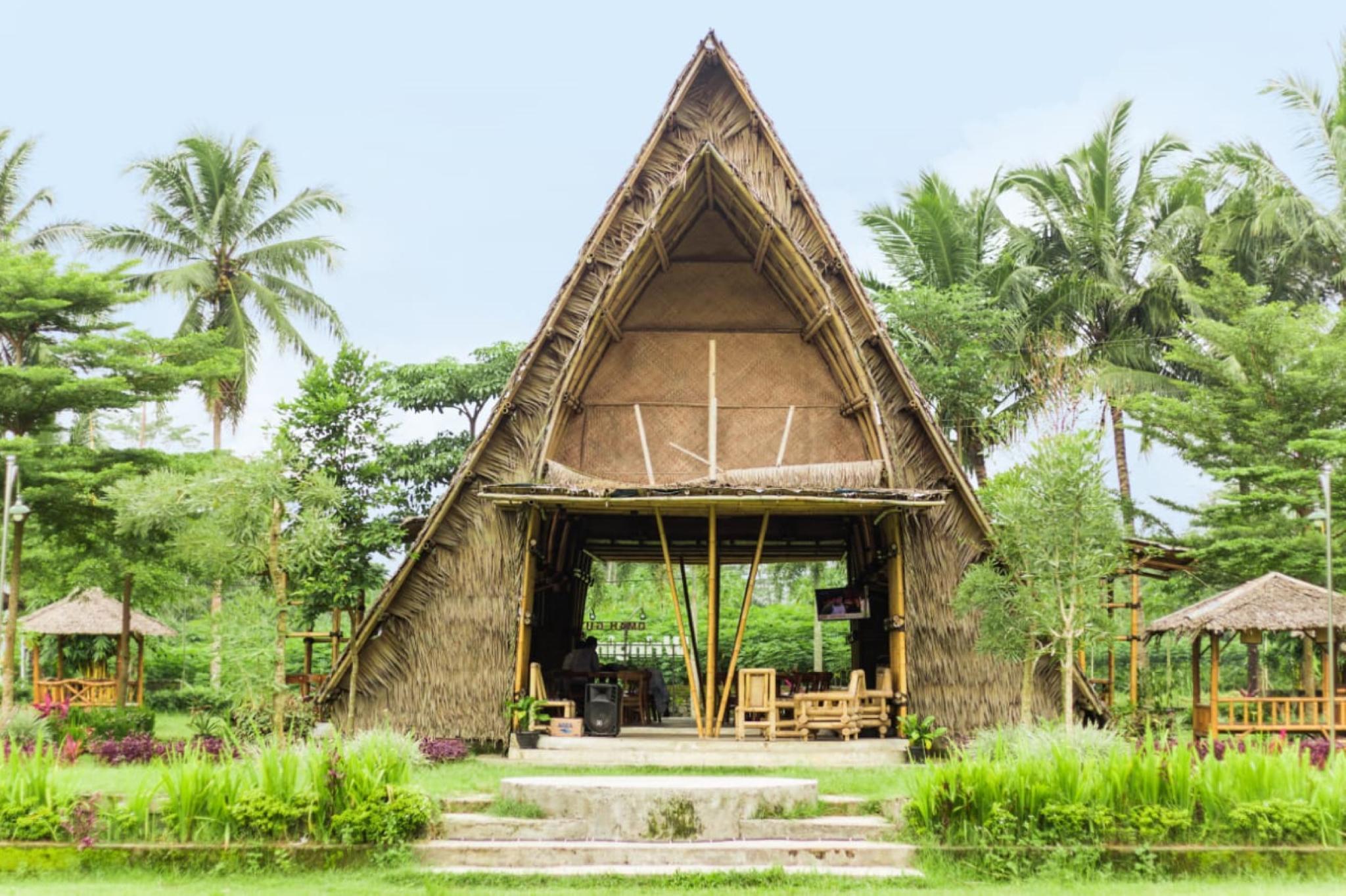 Ngoại cảnh khách sạn