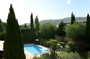 Ngoại cảnh khách sạn