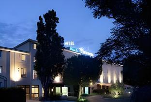 Ngoại cảnh khách sạn