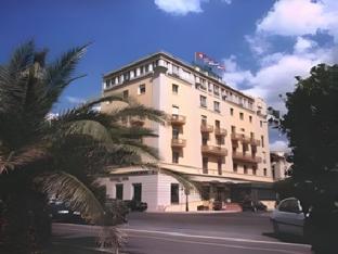 Ngoại cảnh khách sạn