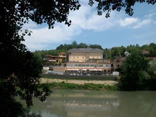 Ngoại cảnh khách sạn