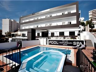 Ngoại cảnh khách sạn