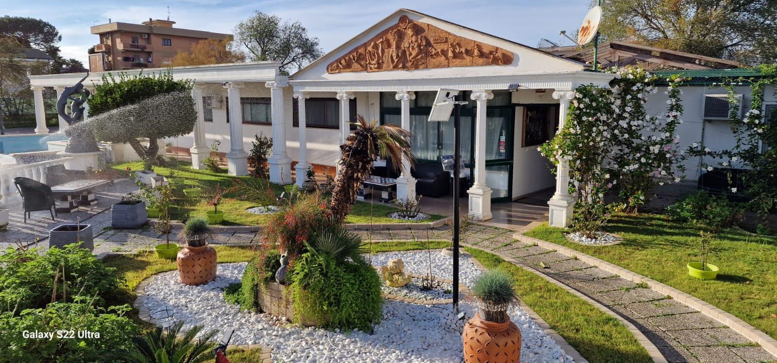 Ngoại cảnh khách sạn