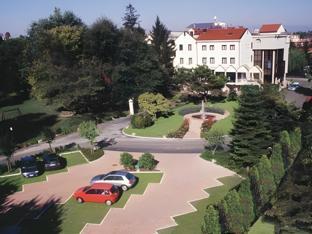 Ngoại cảnh khách sạn