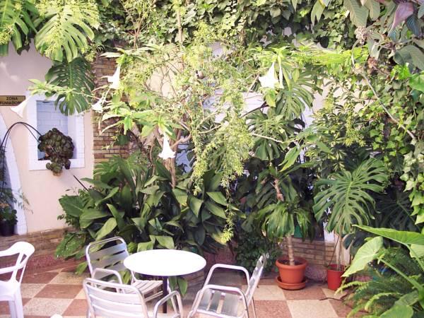 Ngoại cảnh khách sạn