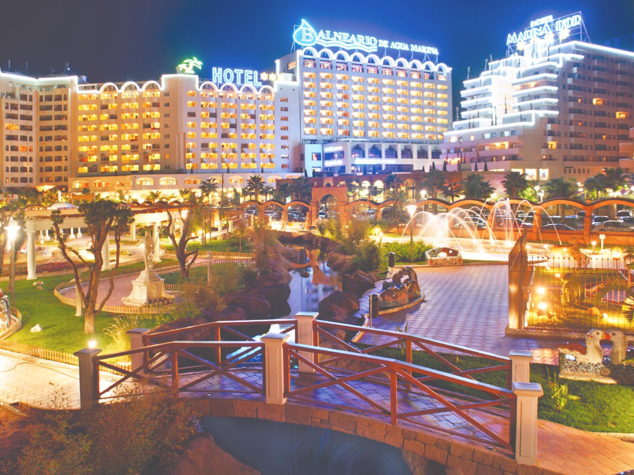 Khu vực xung quanh