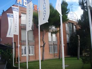 Ngoại cảnh khách sạn