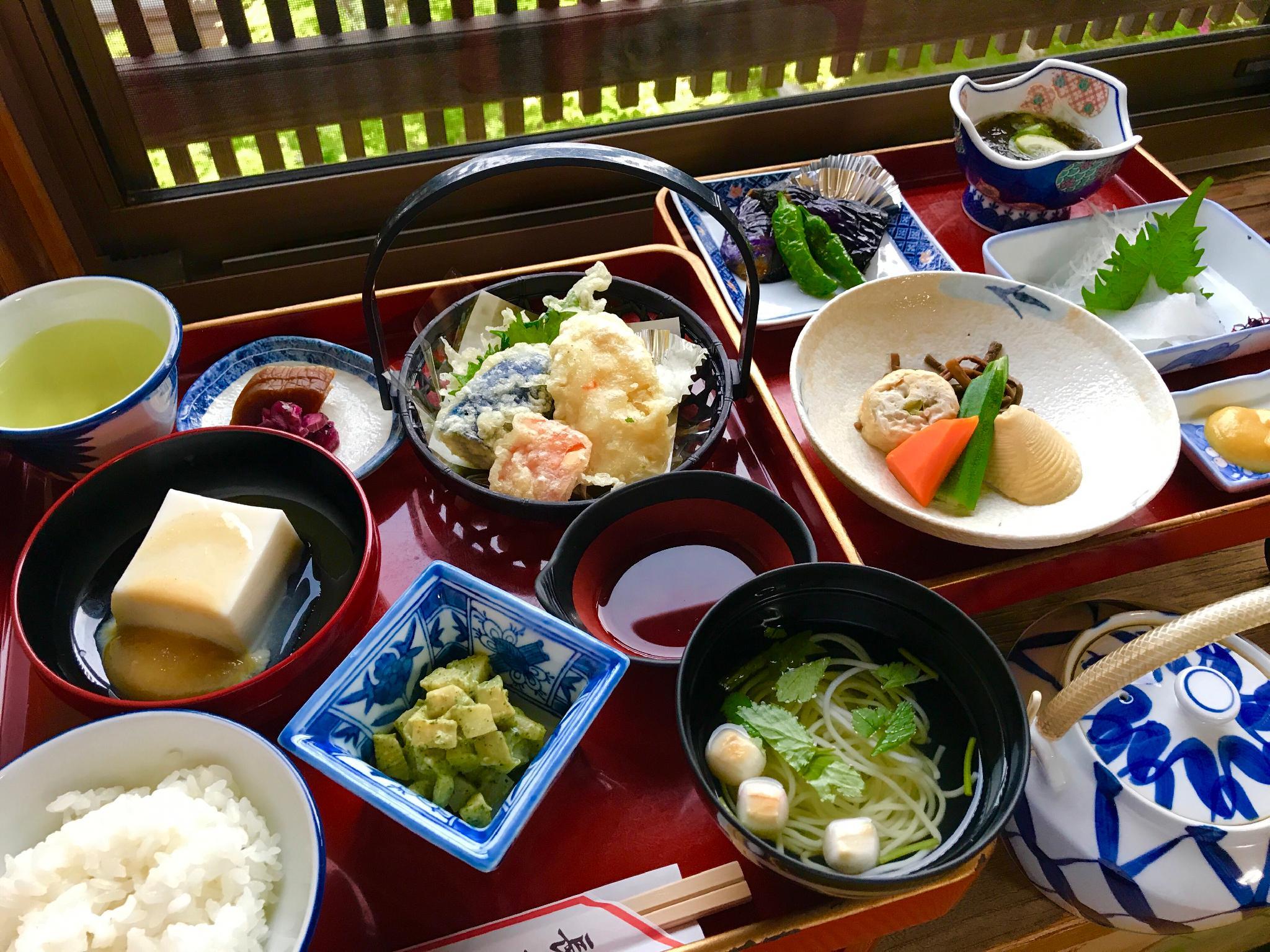 Đồ ăn và thức uống