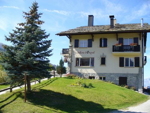 Ngoại cảnh khách sạn