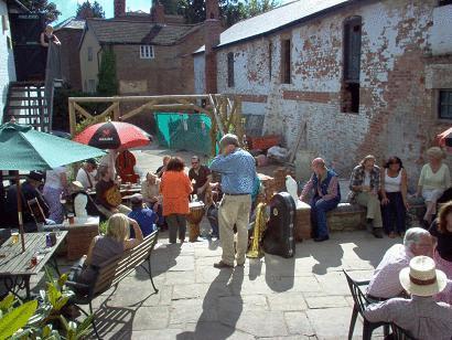 Ngoại cảnh khách sạn