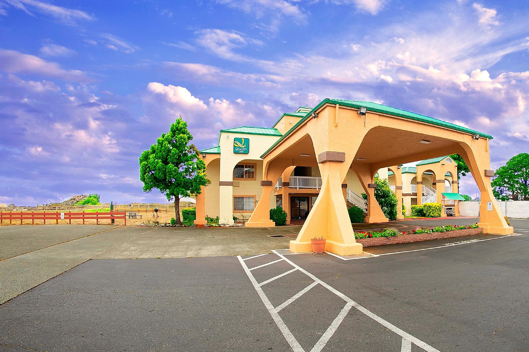 Ngoại cảnh khách sạn