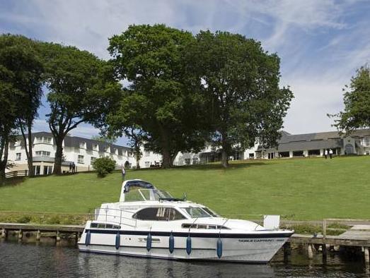 Khu vực xung quanh