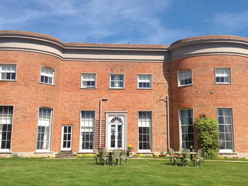 Ngoại cảnh khách sạn