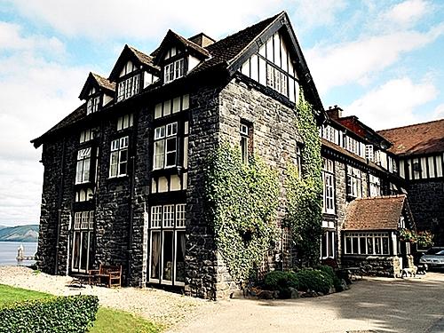 Ngoại cảnh khách sạn