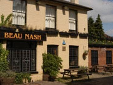 Khu vực xung quanh